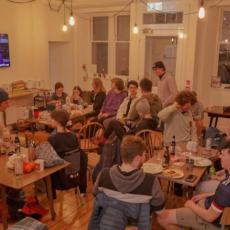 דנבר The Dolphin Inn Hostel מראה חיצוני תמונה