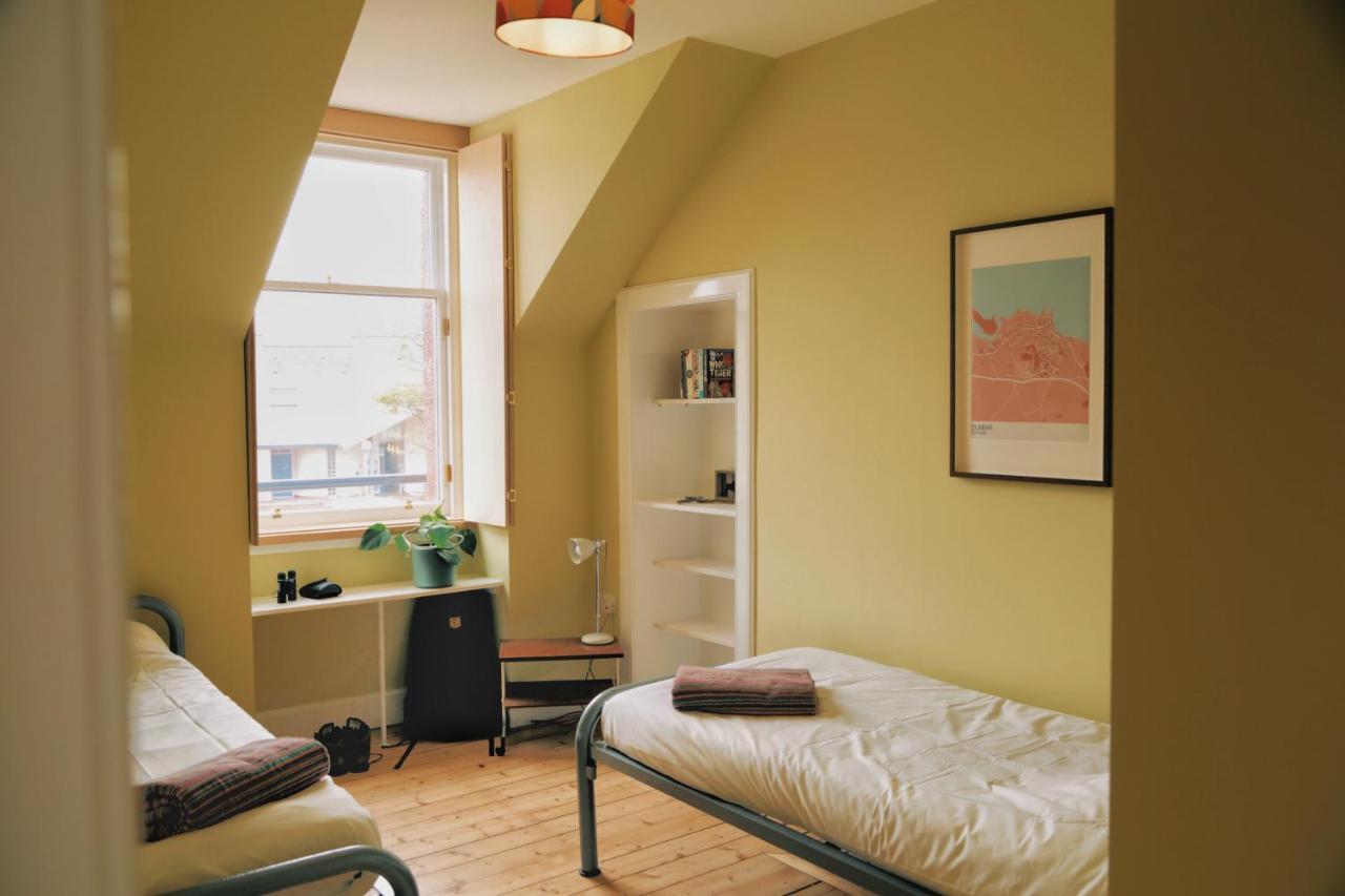 דנבר The Dolphin Inn Hostel מראה חיצוני תמונה