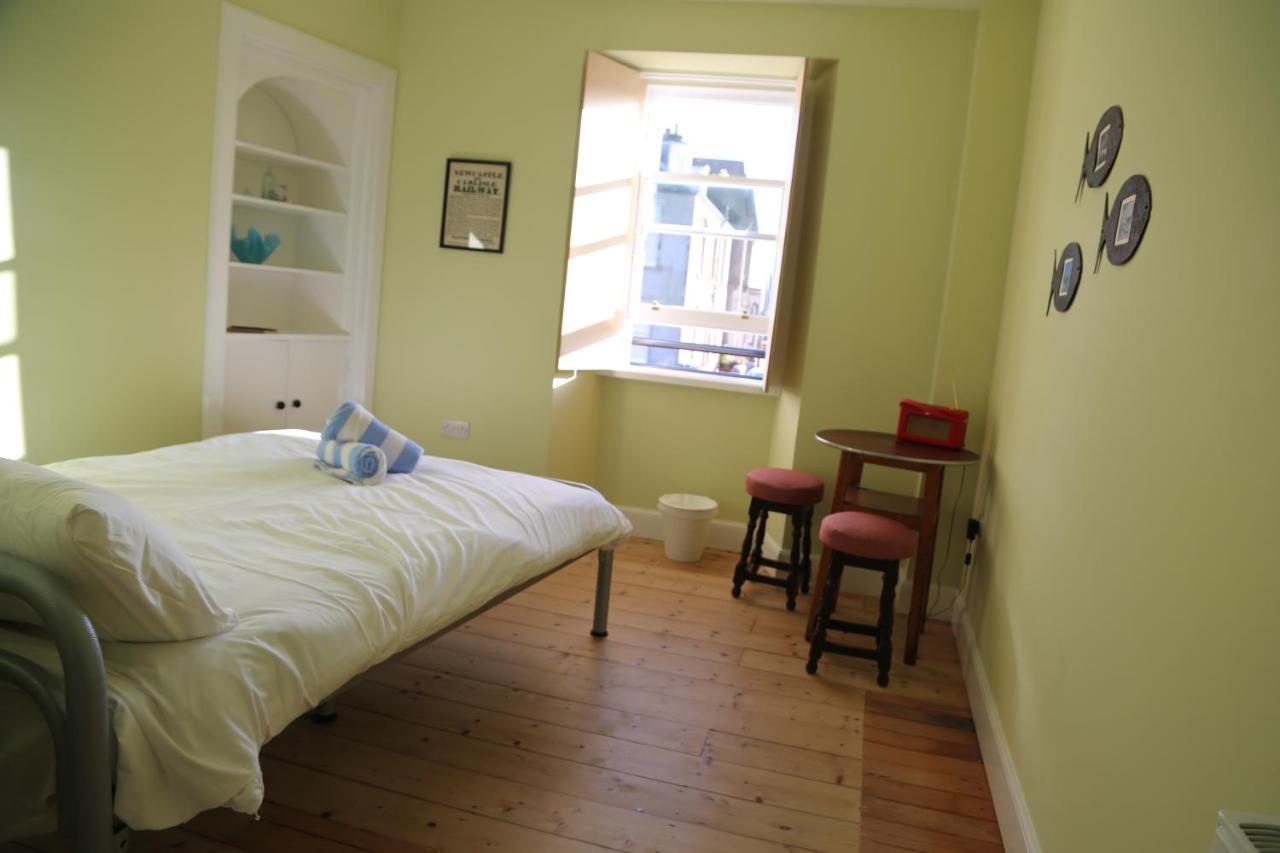 דנבר The Dolphin Inn Hostel מראה חיצוני תמונה