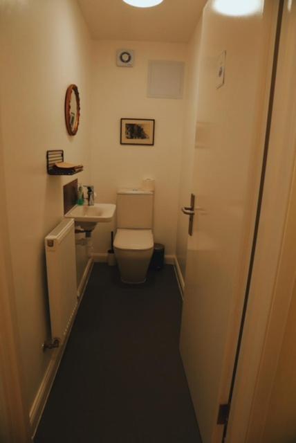 דנבר The Dolphin Inn Hostel מראה חיצוני תמונה